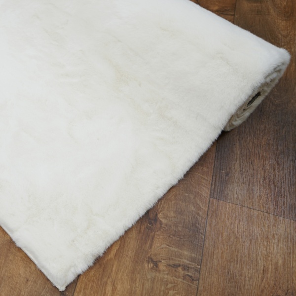 Plush Faux Fur Ivory Mat for Elegant Home Decor